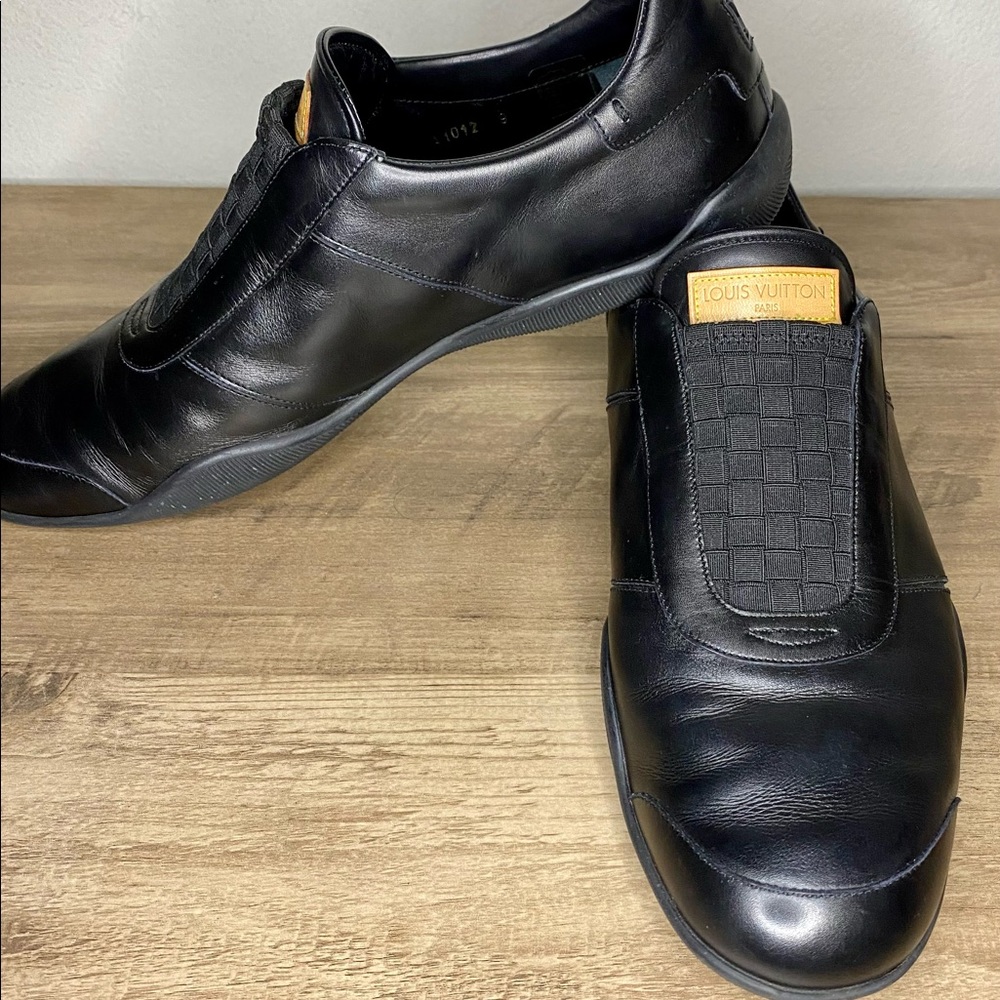 Leather Louis Vuitton woven front shoes